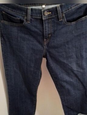 Women’s Dark Blue Levi Jeans